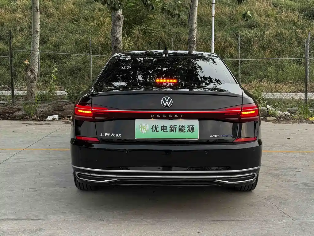 Volkswagen Passat PHEV 2022
