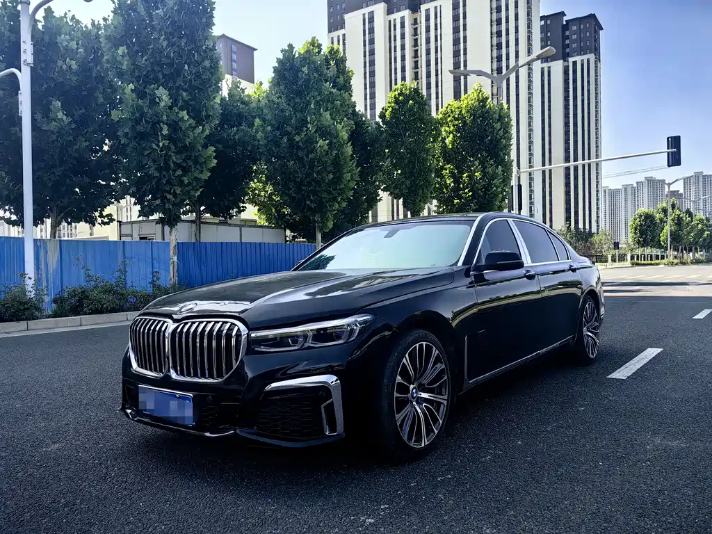 BMW 7 Series 2014 — фото 1