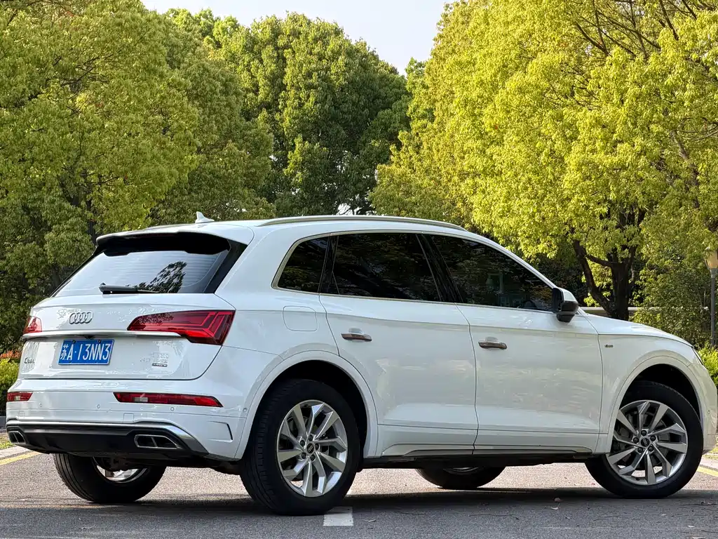 Audi Q5L 2022 — фото 16