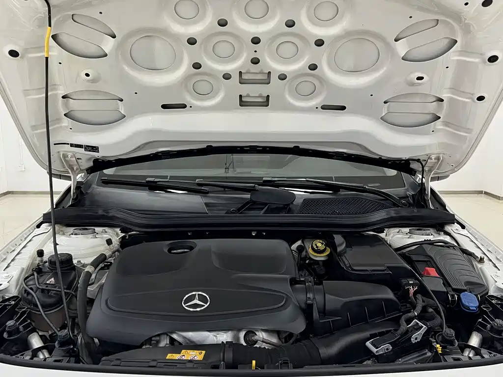 Mercedes-Benz GLA 2018 — фото 16