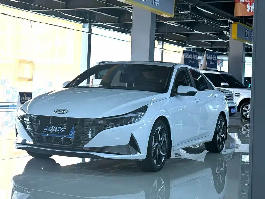 Hyundai Elantra 2023