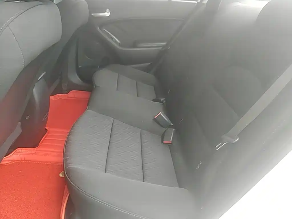 Kia K3 2015 — фото 17
