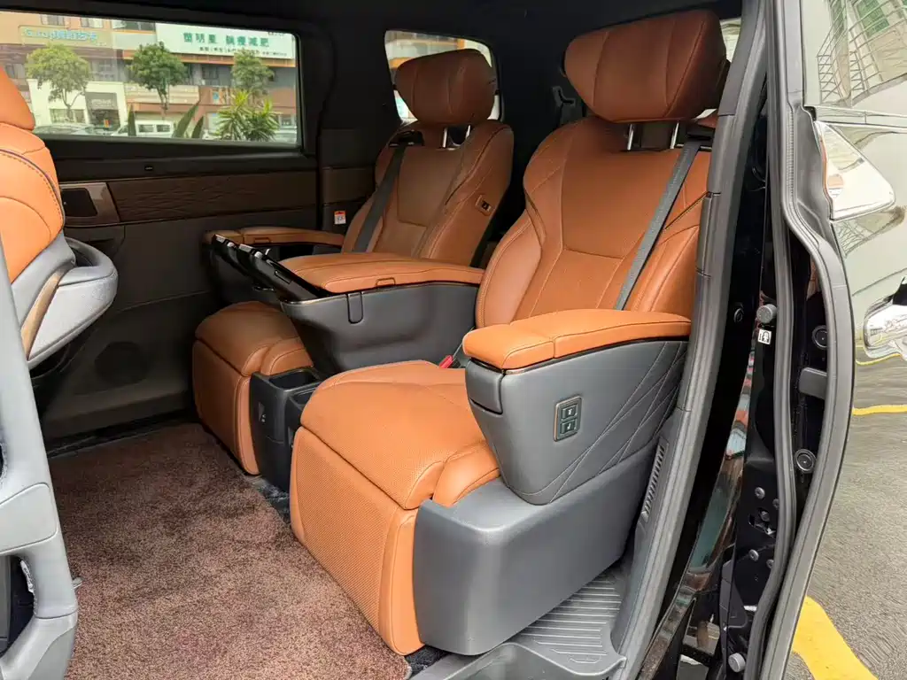 Toyota Alphard 2023