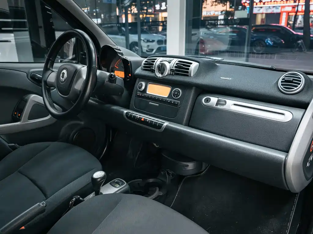 smart Fortwo 2013 — фото 16