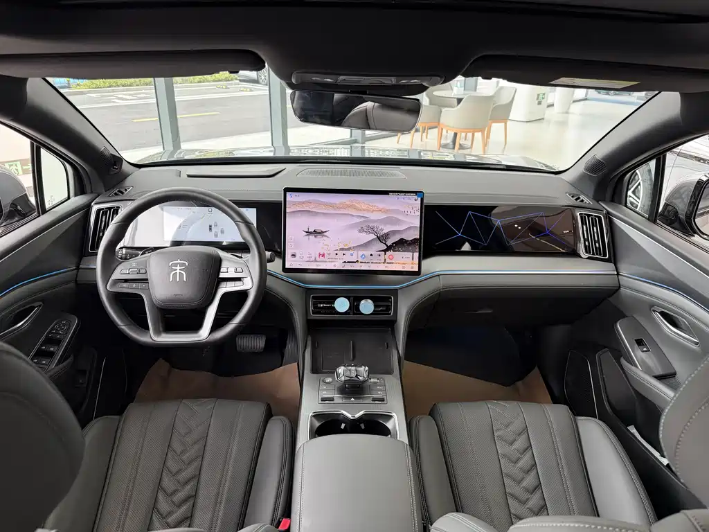 BYD L DM-i 2026 — фото 13