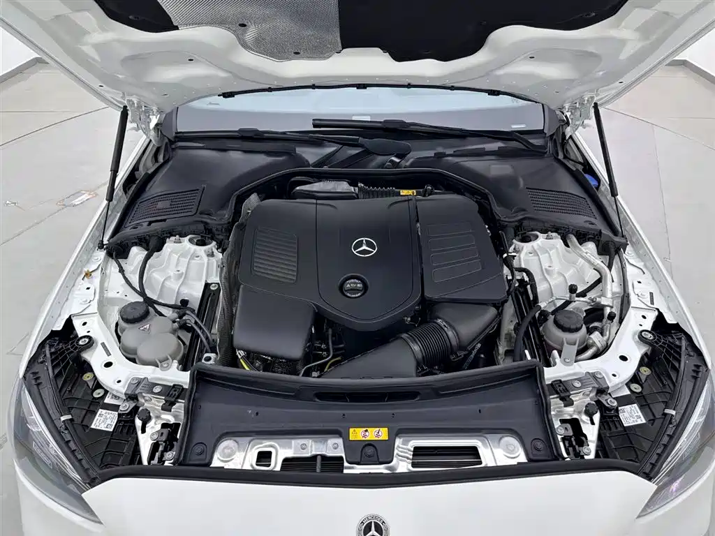 Mercedes-Benz C-Class 2024 — фото 28