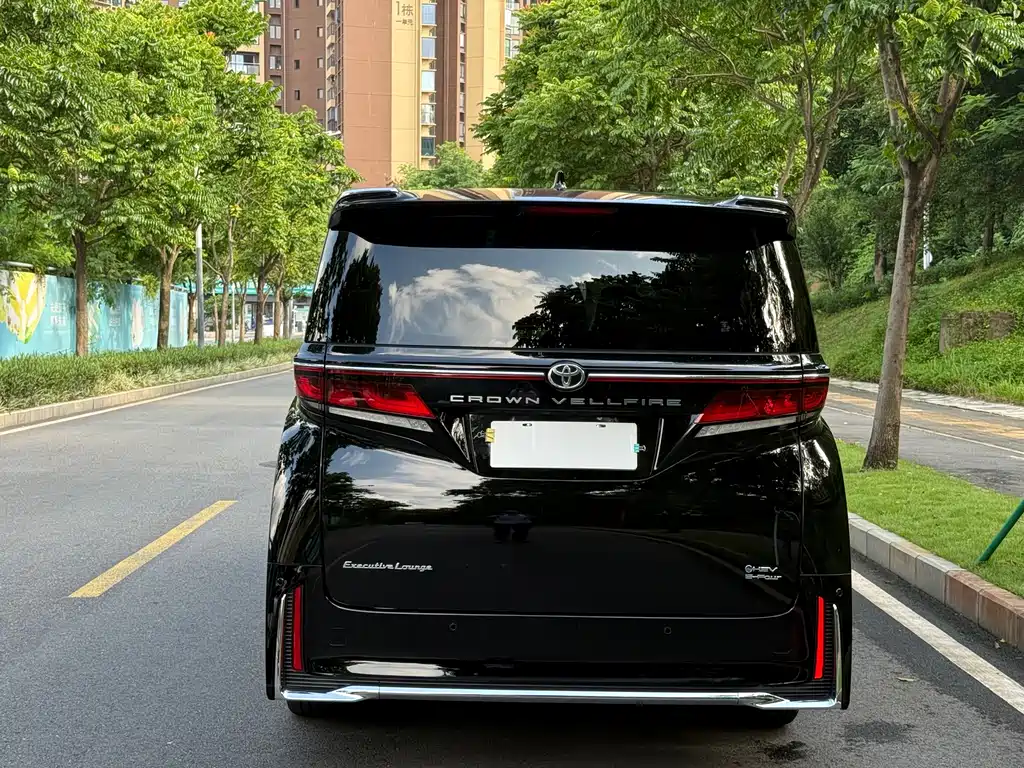 Toyota Vellfire 2024