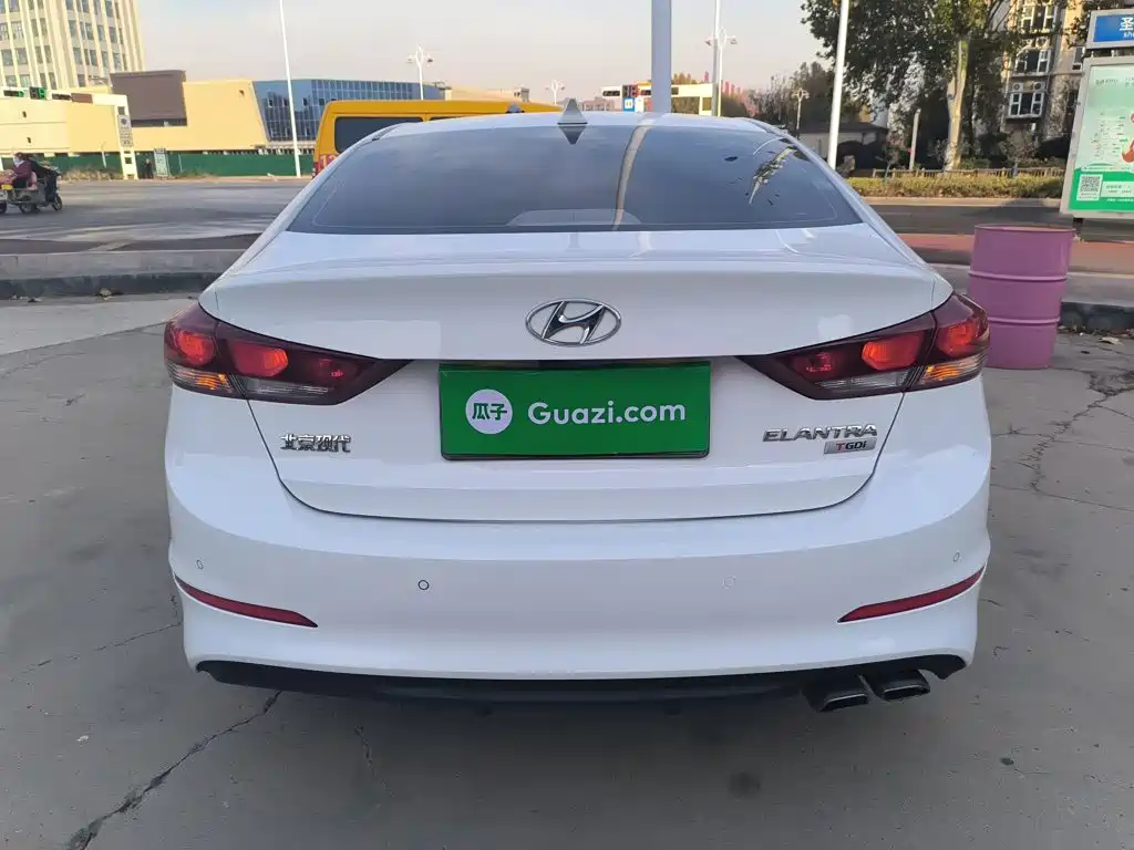 Hyundai Elantra 2019