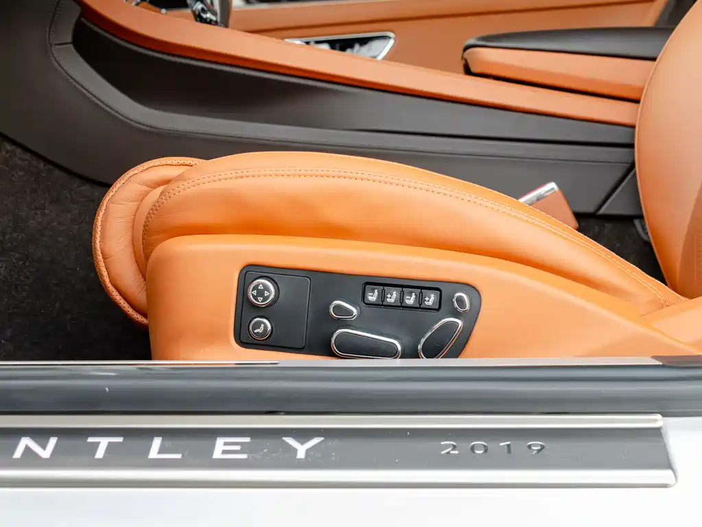 Bentley Continental 2020 — фото 15