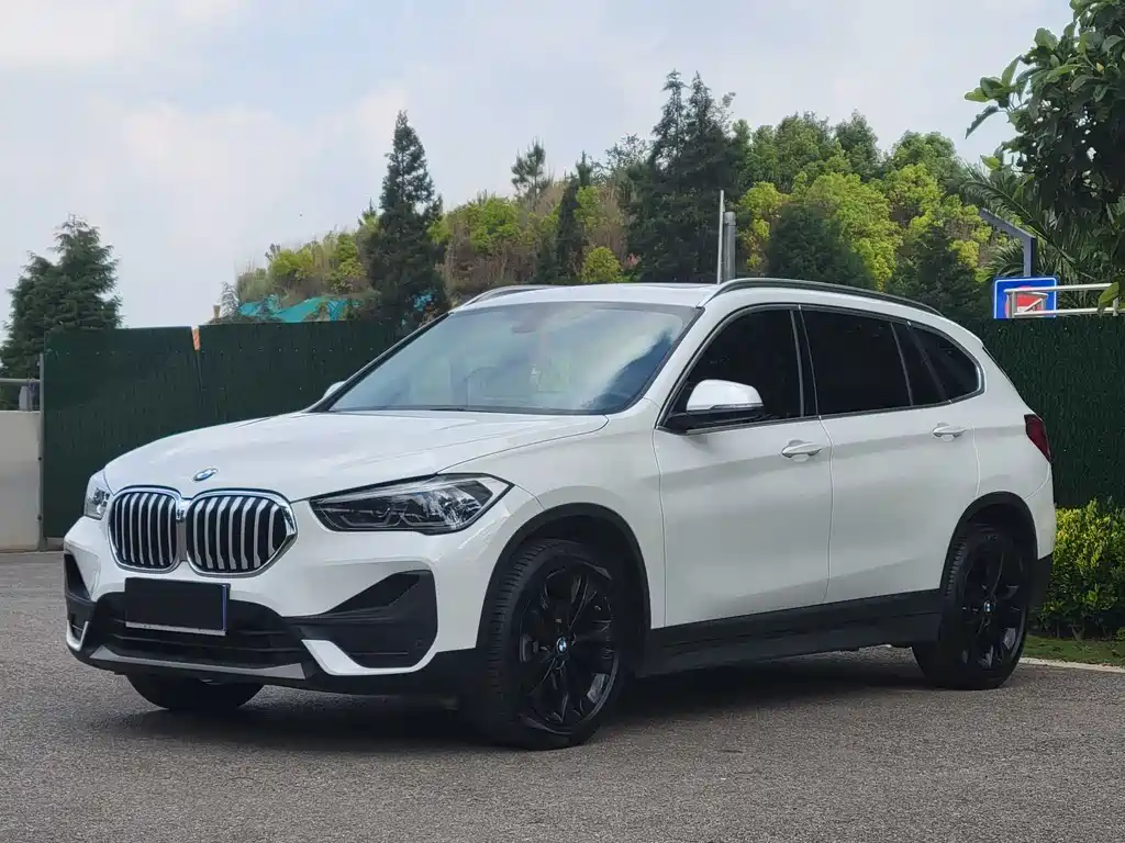BMW X1 2021 — фото 1