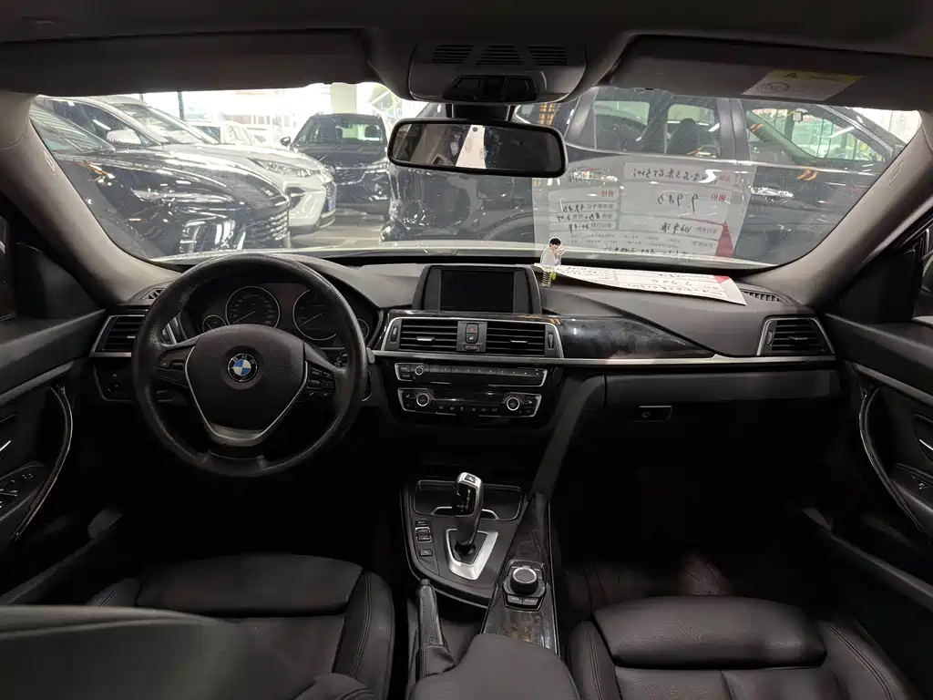 BMW 3 Series GT 2018 — фото 16