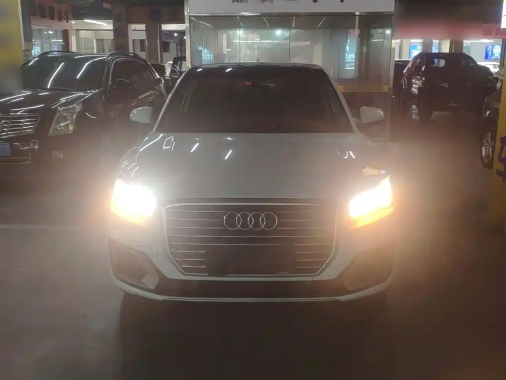 Audi Q2L 2019