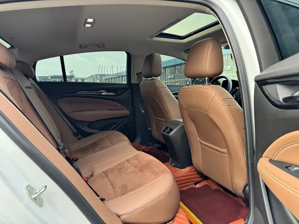 Buick Regal 2022 — фото 10