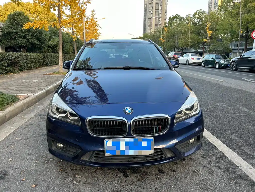 BMW 2 Series Active Tourer 2018 — фото 2