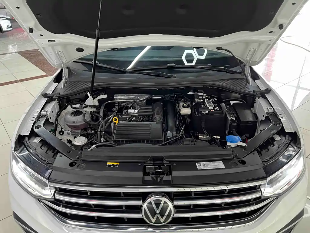 Volkswagen Tiguan L 2022 — фото 23