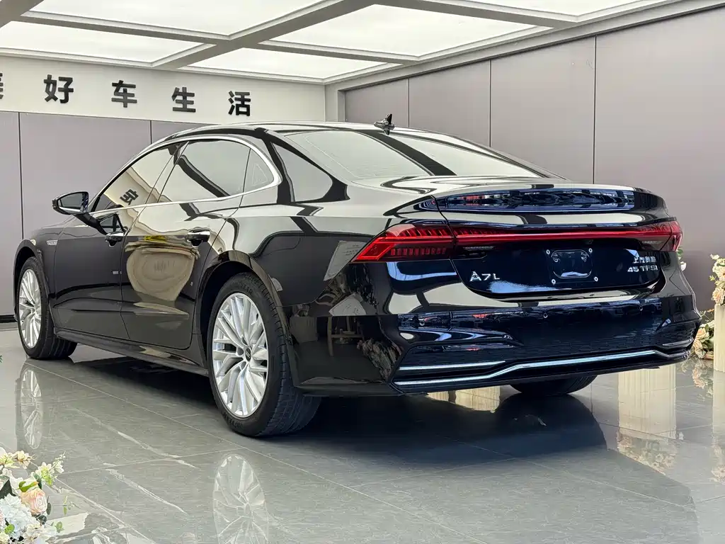 Audi A7L 2023 — фото 13