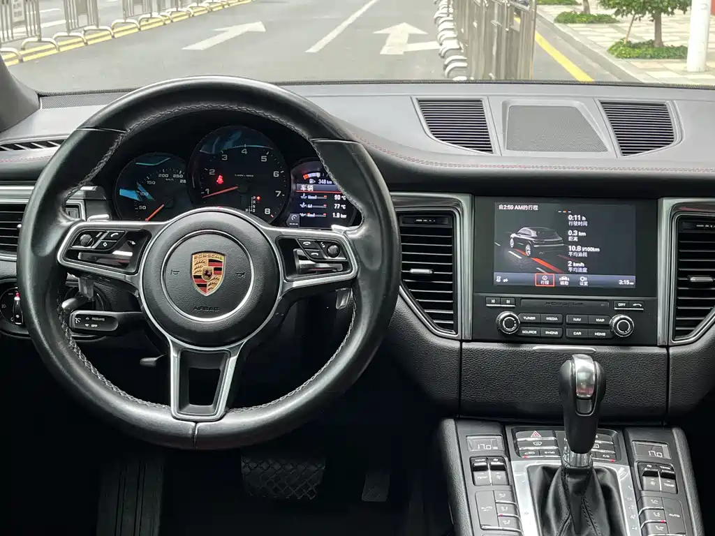 Porsche Macan 2018 — фото 12