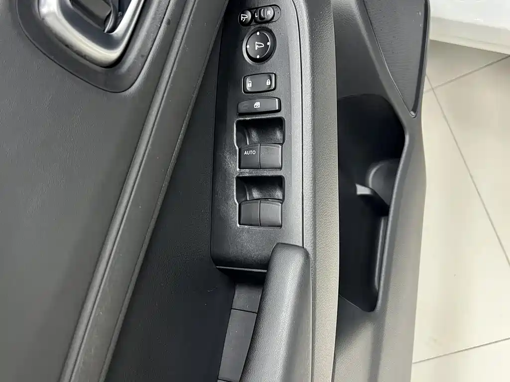 Honda Vezel 2023 — фото 10