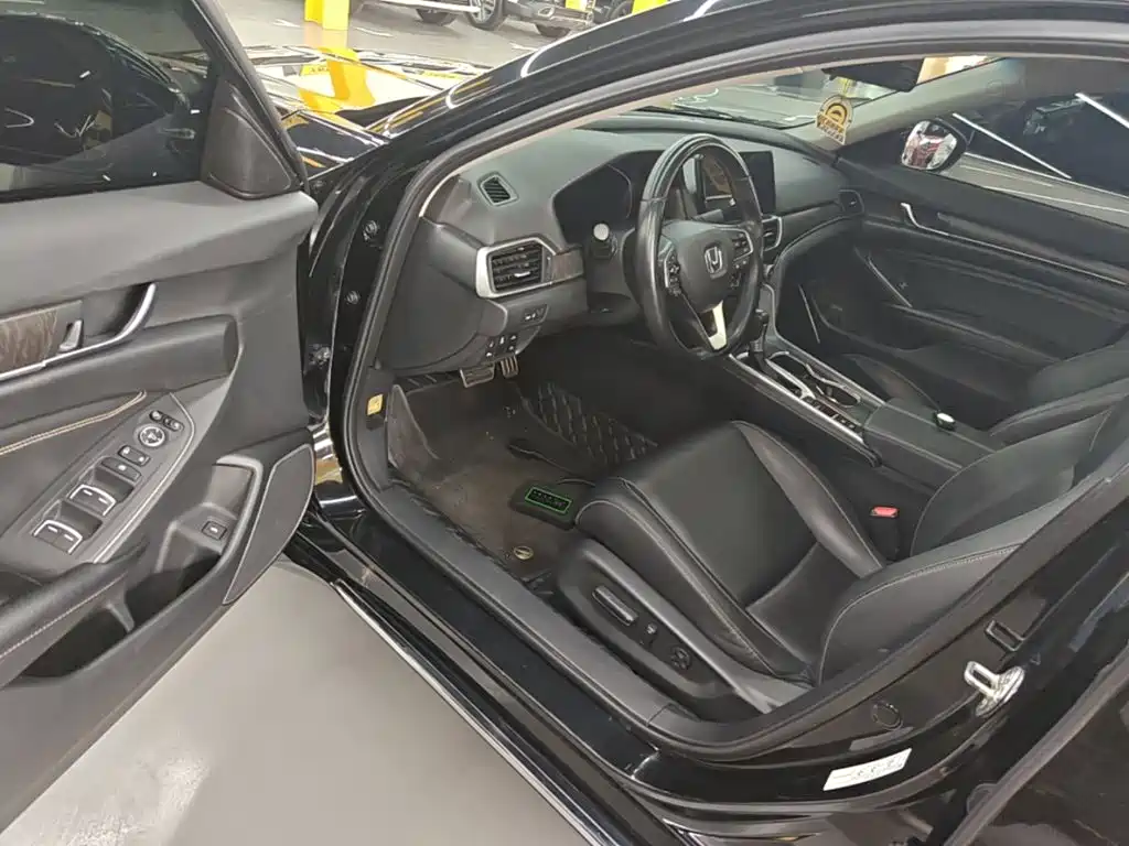 Honda Accord 2022 — фото 16