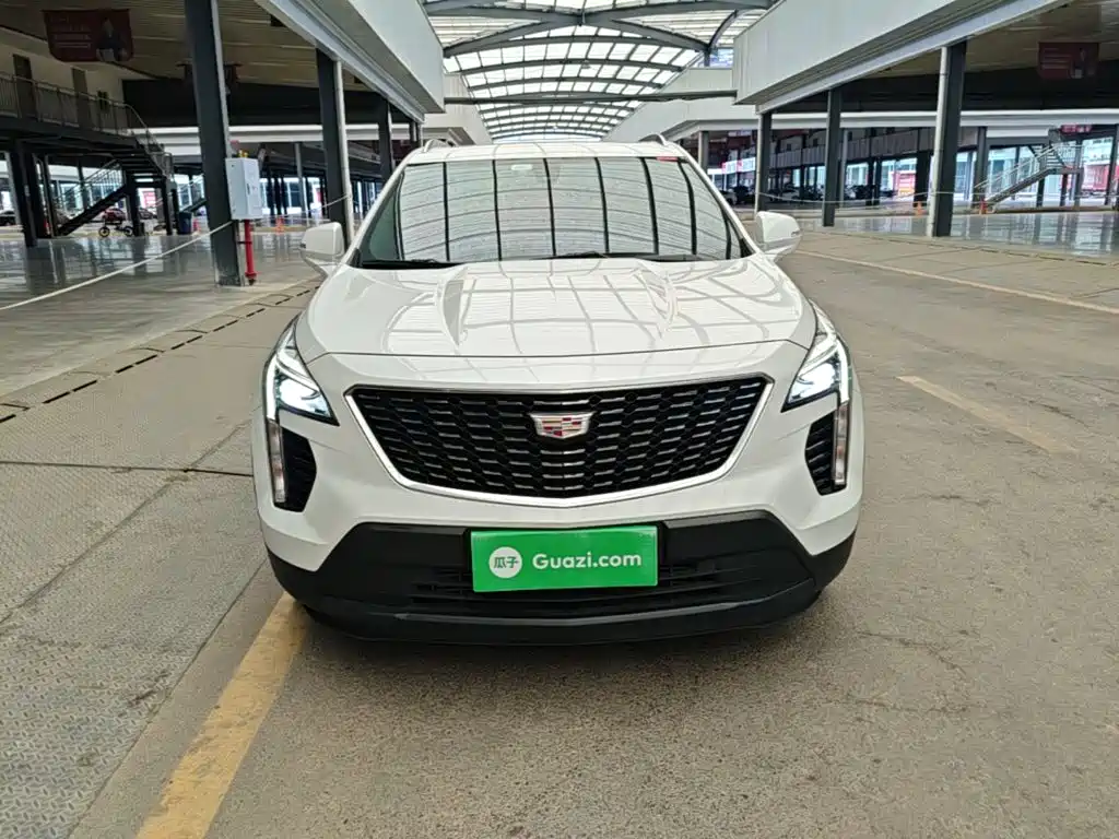 Cadillac XT4 2022 — фото 3