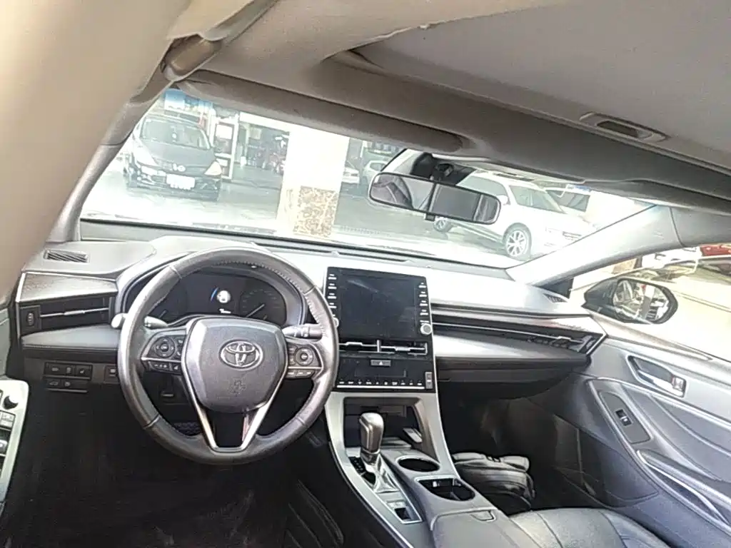 Toyota Avalon 2020 — фото 10