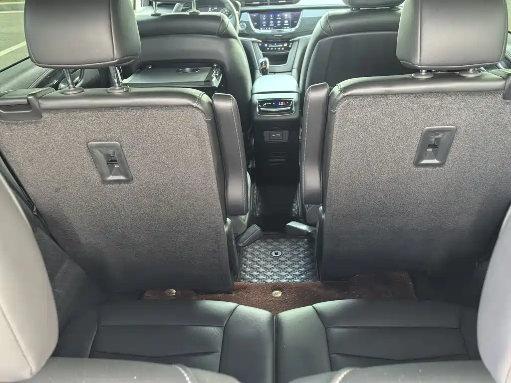 Cadillac XT6 2021 — фото 15