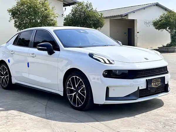 Lynk & Co 03 2020