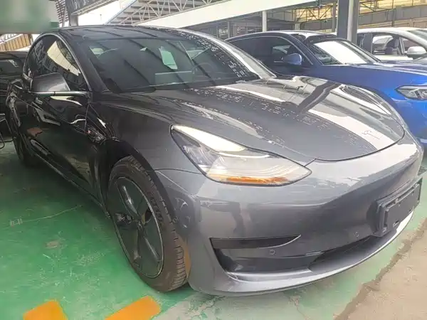 Tesla Model 3 2020