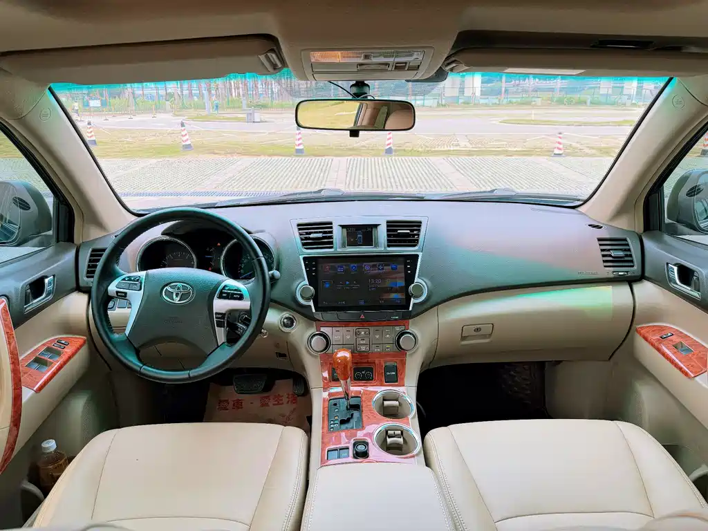 Toyota Highlander 2014 — фото 11