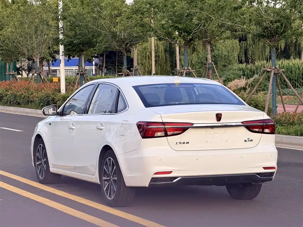 Roewe i6 New Energy 2018 — фото 9