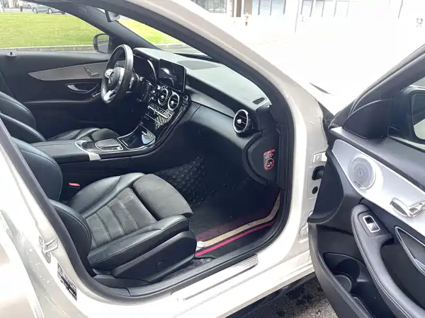 Mercedes-Benz C-Class 2020