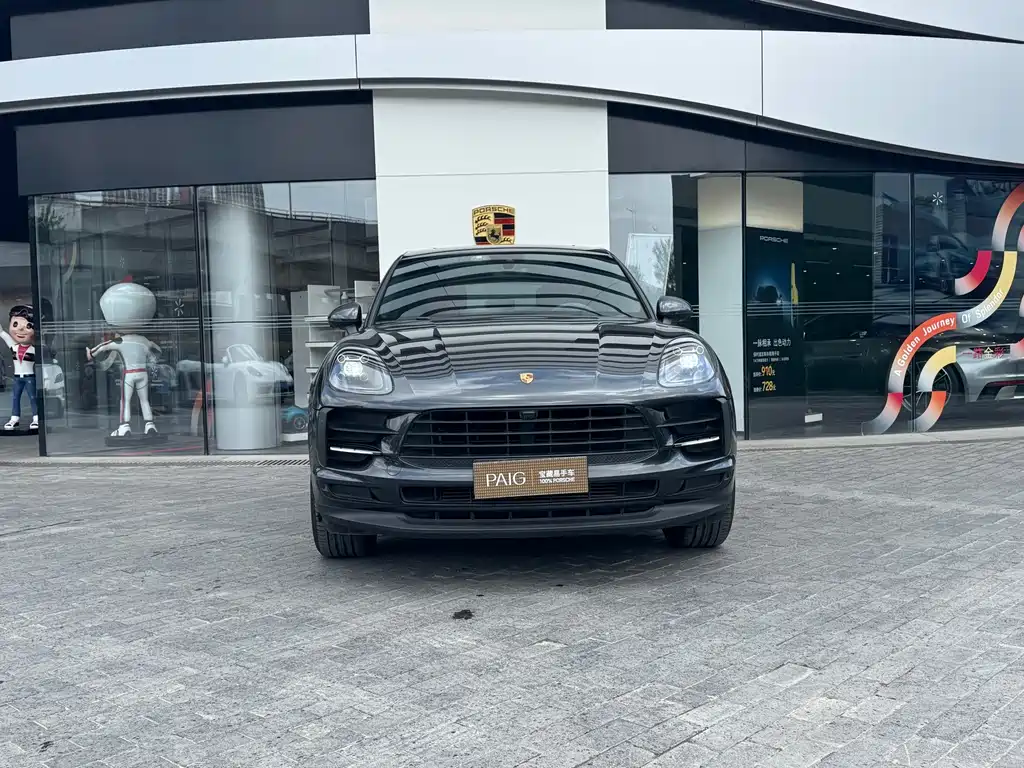 Porsche Macan 2021