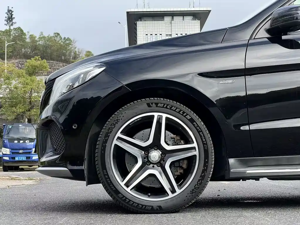 Mercedes-Benz GLE 2017 — фото 18