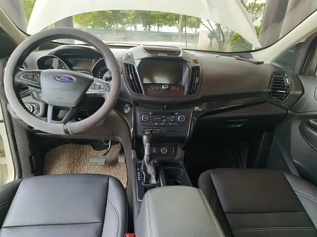Ford Kuga 2016 — фото 10