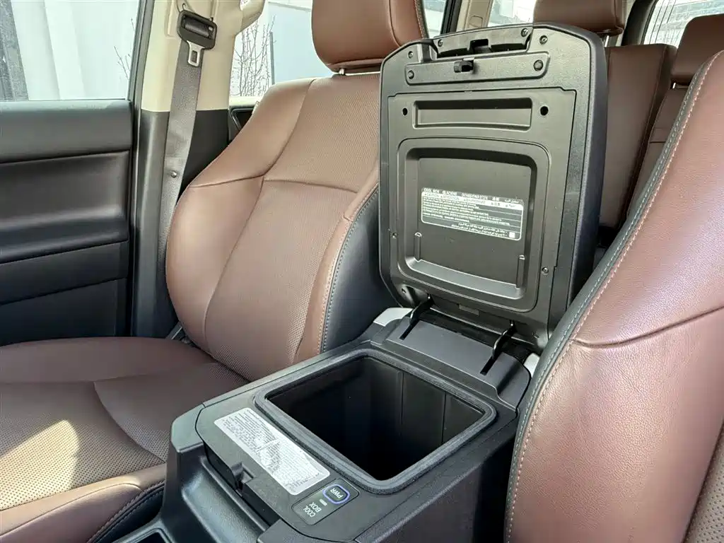 Toyota Prado 2020 — фото 26