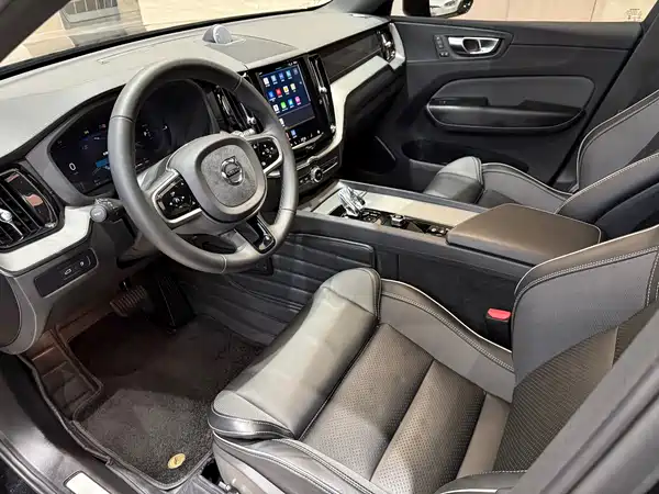 Volvo XC60 Plug-In Hybrid 2025