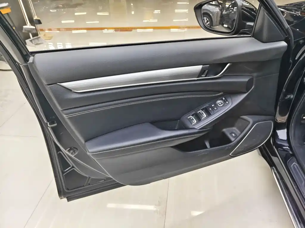 Honda Inspire 2020 — фото 15
