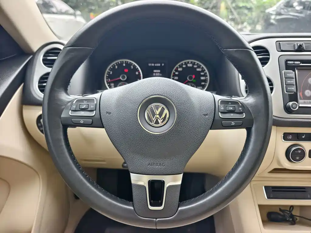 Volkswagen Tiguan 2015 — фото 10
