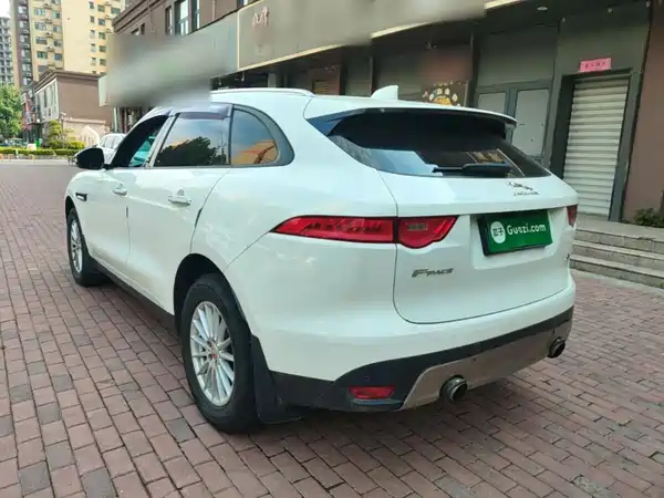 Jaguar F-PACE 2018