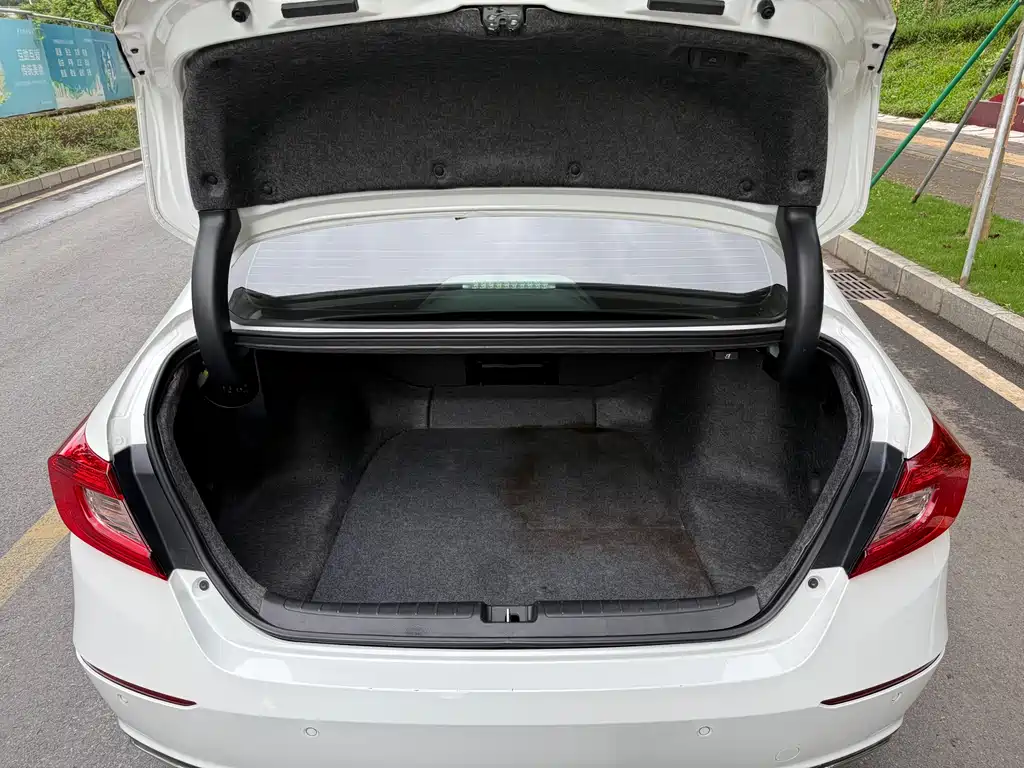 Honda Accord 2019 — фото 16