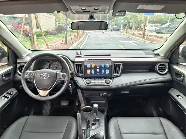 Toyota RAV4 2015
