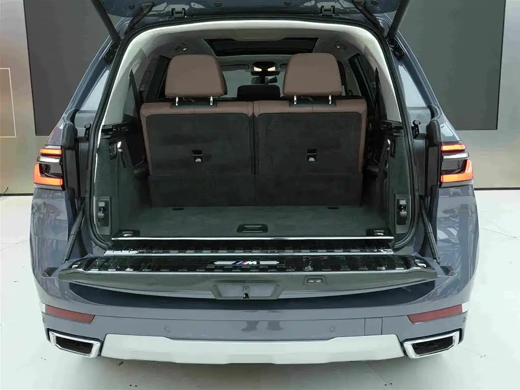 BMW X7 2023 — фото 23