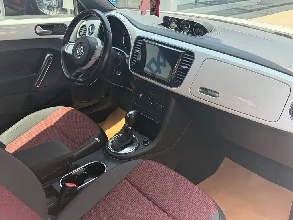 Volkswagen Beetle 2014