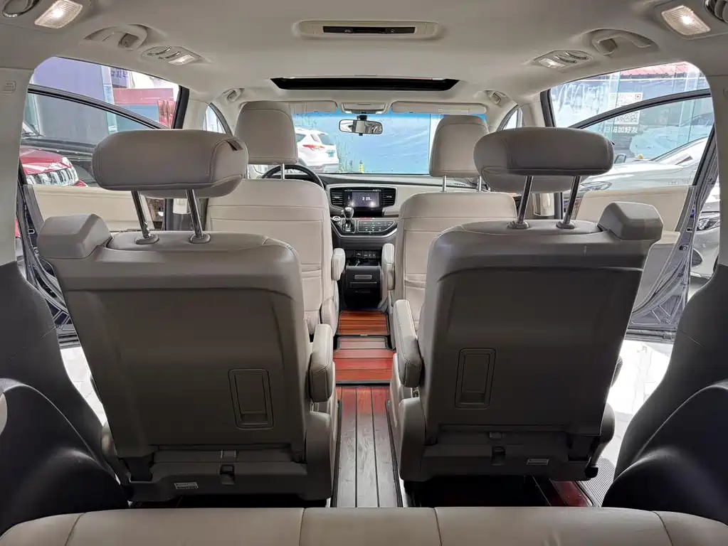Honda Odyssey 2016 — фото 10