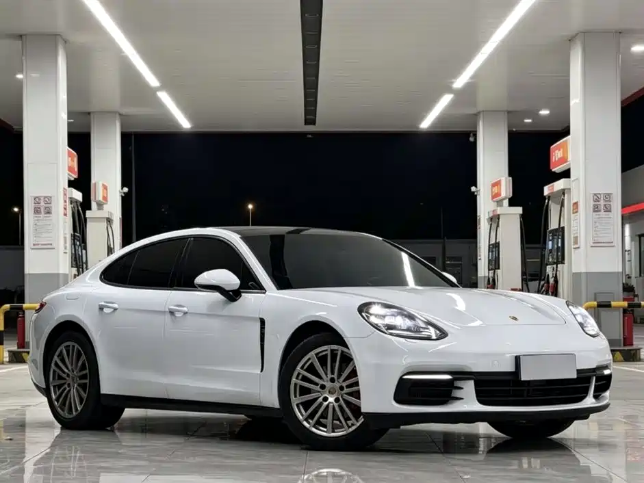 Porsche Panamera 2017 — фото 1