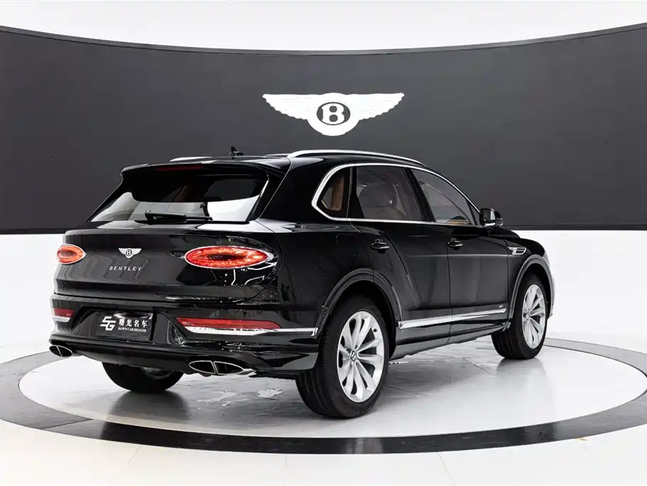 Bentley Bentayga 2021 — фото 4