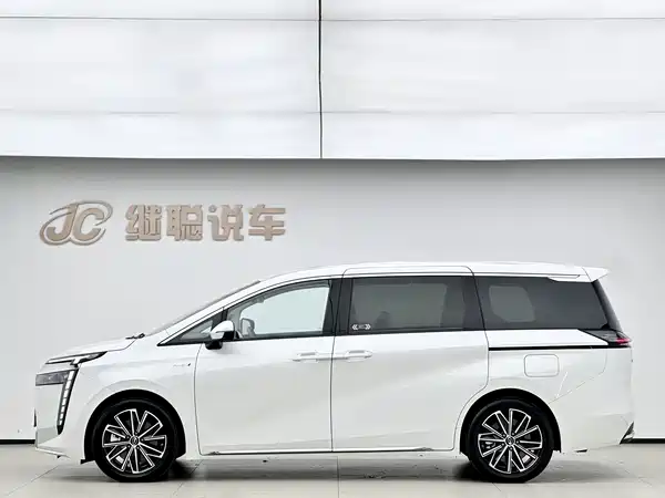 GAC Trumpchi E8 PHEV 2024