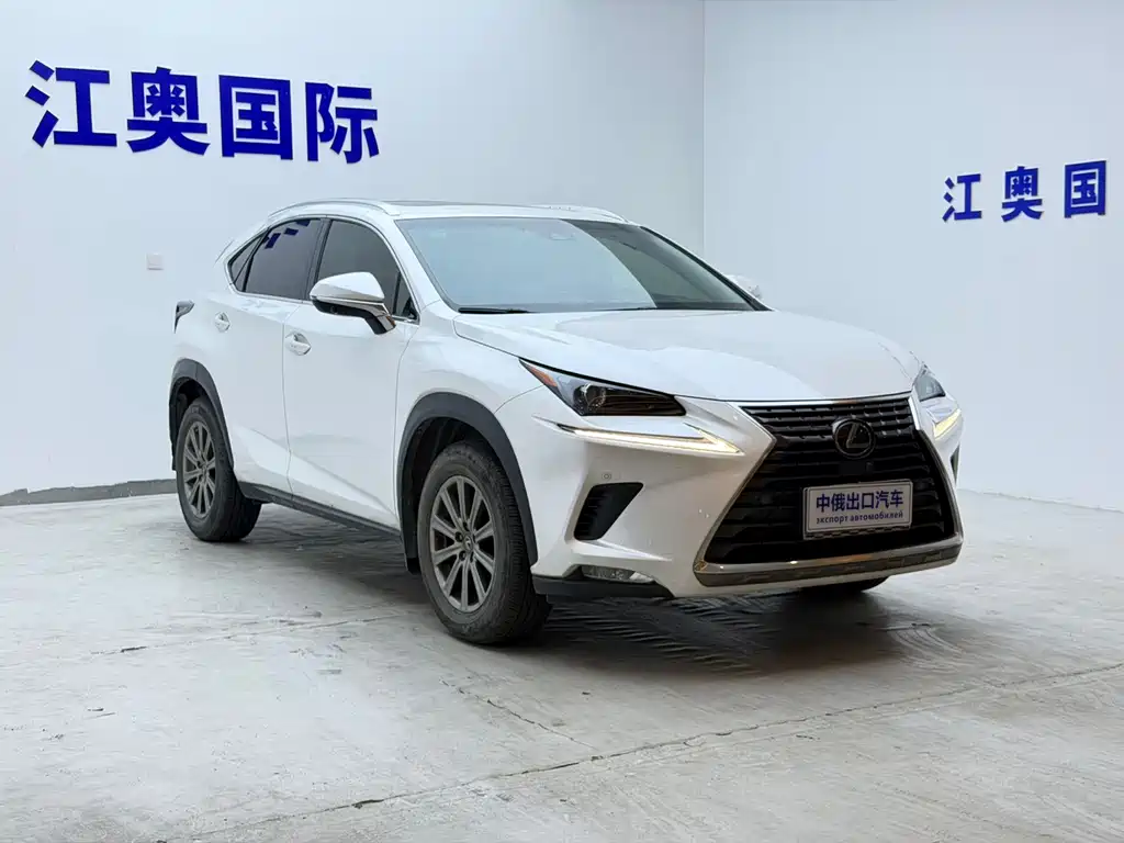 Lexus NX 2021