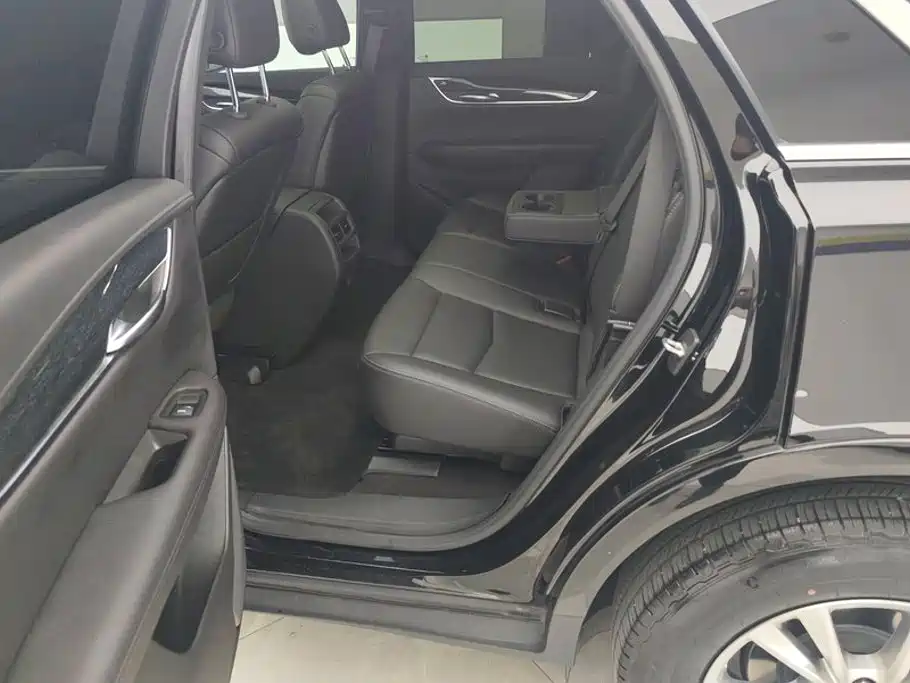 Cadillac XT5 2022 — фото 11