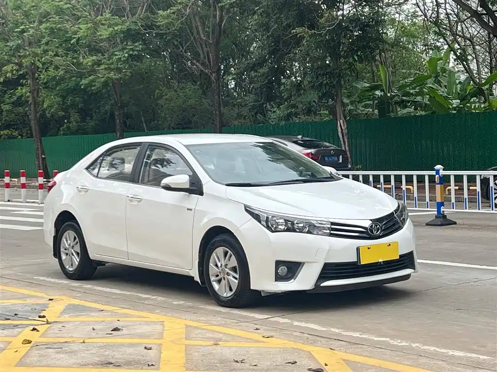 Toyota Corolla 2015 — фото 3